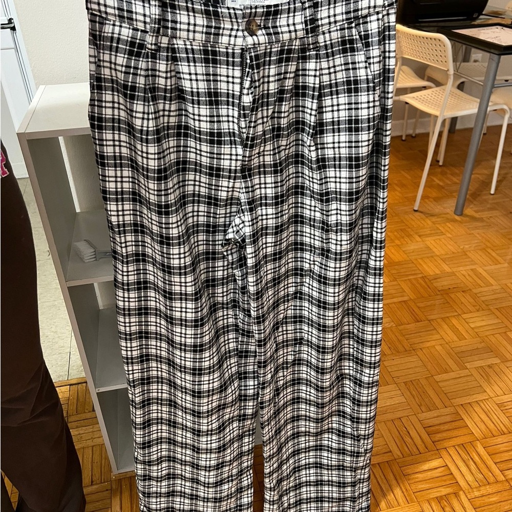 Hollister Black and White Plaid Baggy Pants